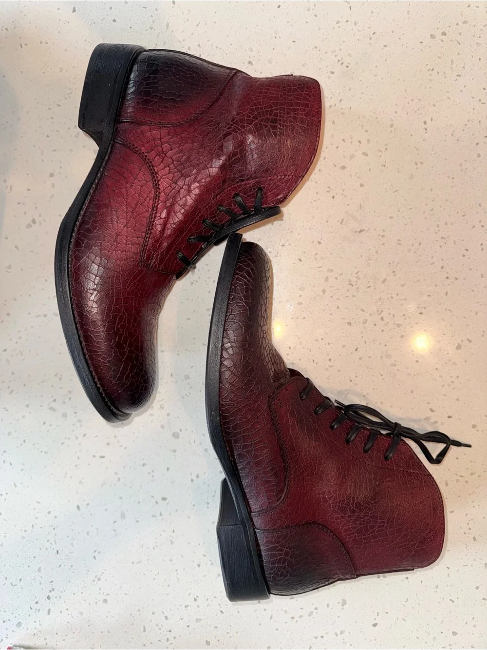 Robert Graham Men's Burgundy Textured Chukka Boots